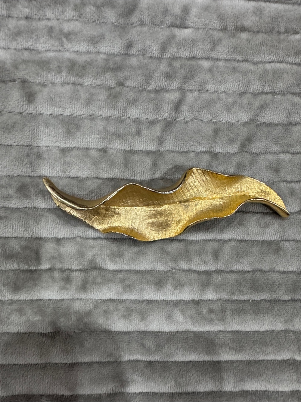 Vintage Capri Signed Statement Leaf Brooch Gold Tone